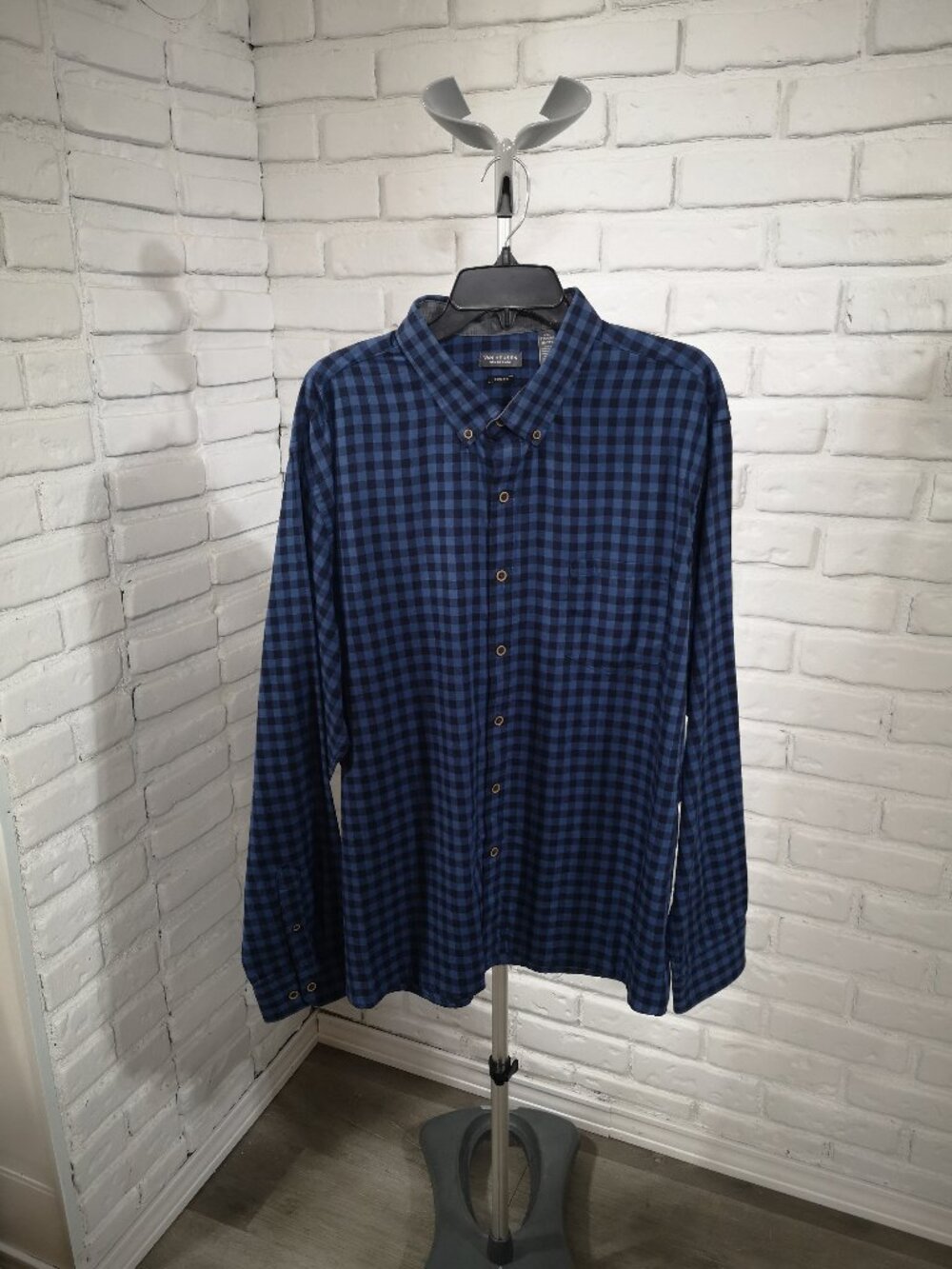 Van Heusen Men's Size XXL Blue & Black Plaid Slim Fit Button Down Shirt Casual